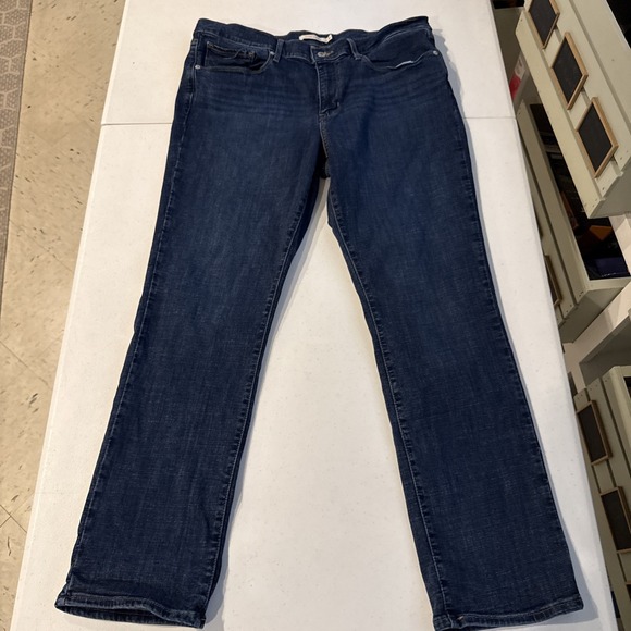 Levi's Denim - Levis 33X30 Size 16M Womens Classic Straight 5 Pocket Logo Tag Jeans